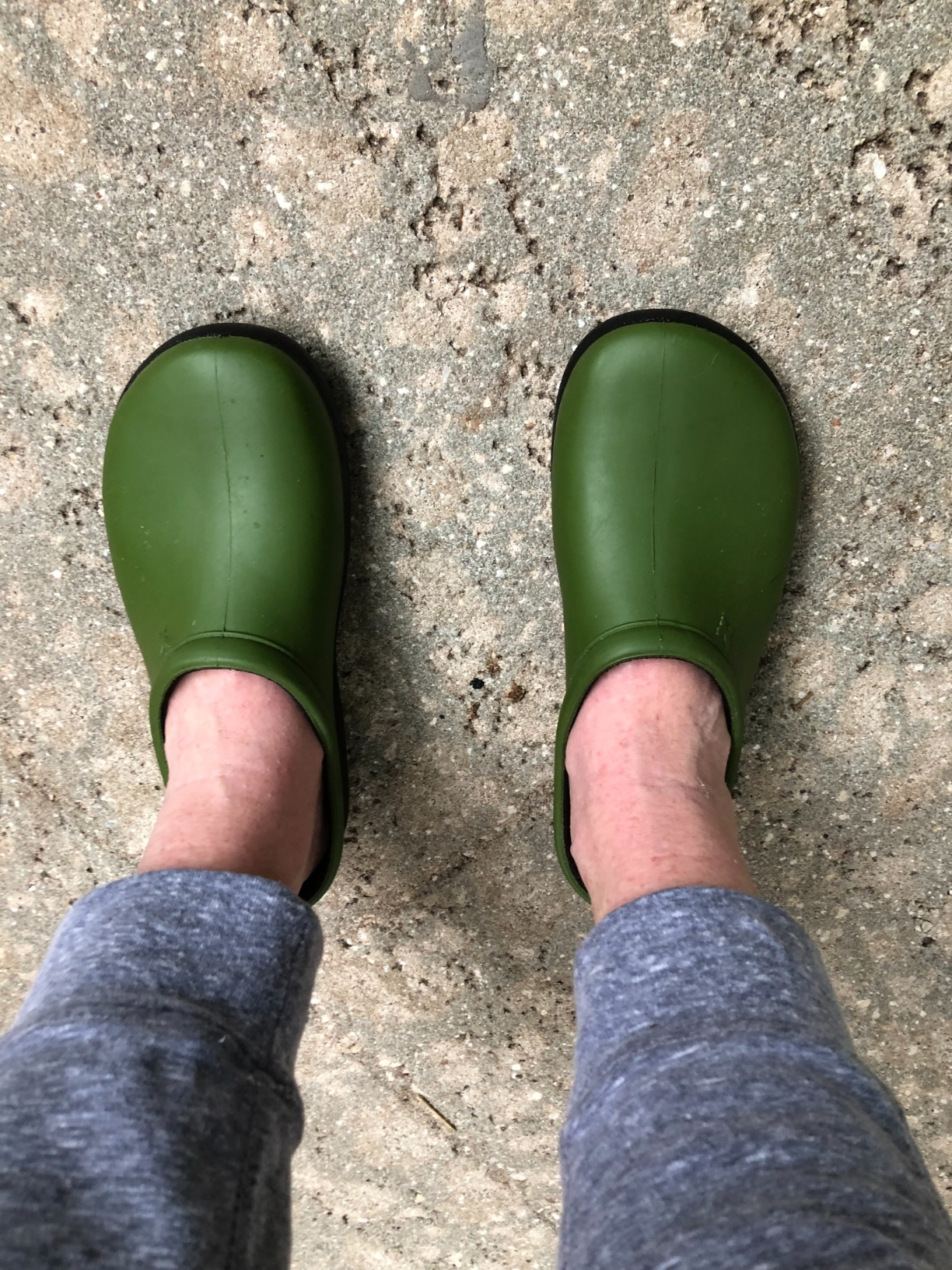 34 Best Clogs That Will Become Your Go-To Shoes This Fall
