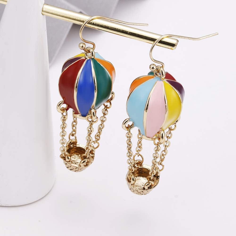 earrings shaped like hot air balloons with little chains and tiny baskets that move 