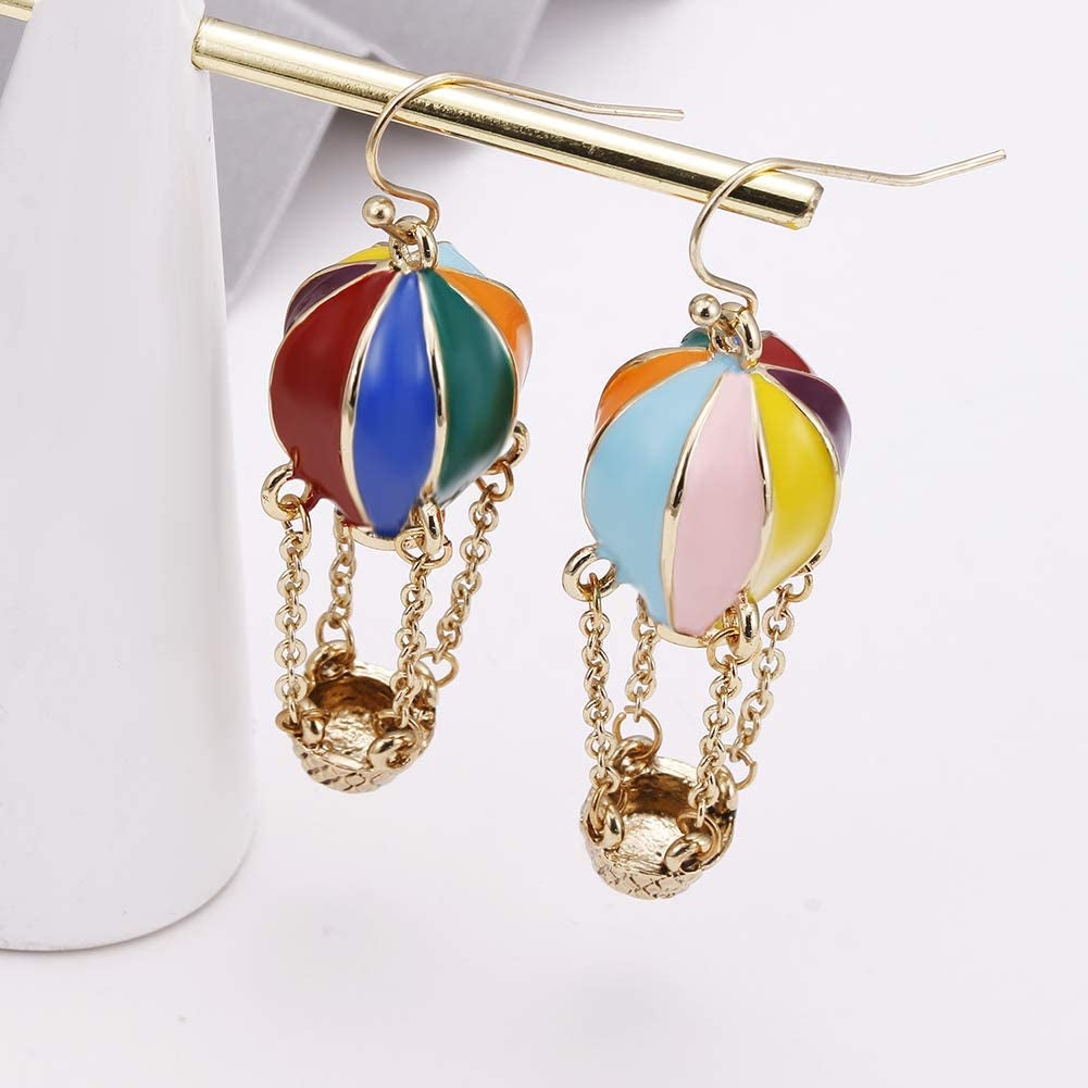 earrings shaped like hot air balloons with little chains and tiny baskets that move