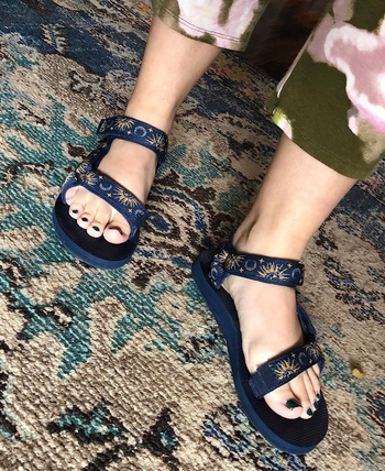 another reviewer in the navy moon and sun sandals