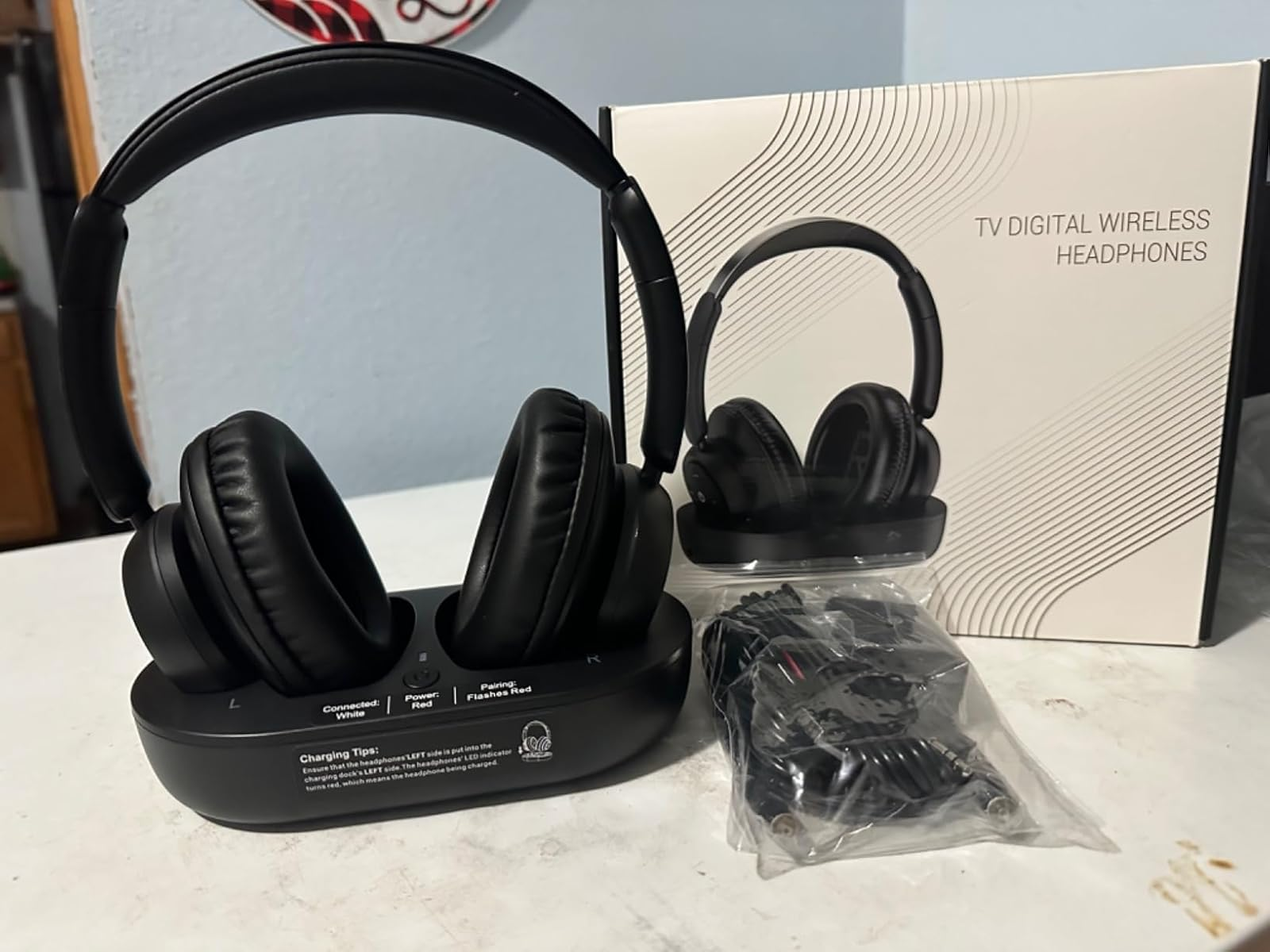 Wireless headphones with packaging