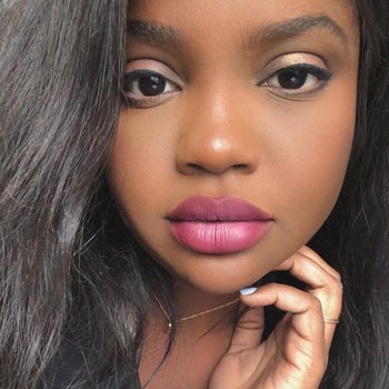 reviewer makeup set with Maybelline powder