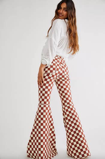 the printed flare jeans in Spiced Brandy Combo