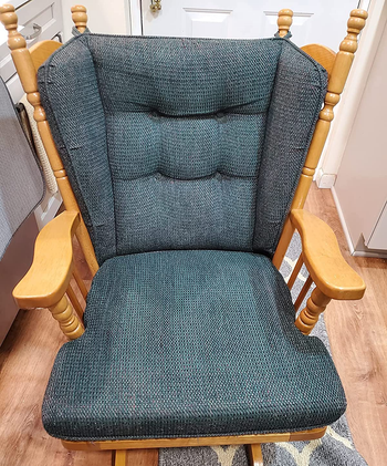 a reviewer photo of the same chair with the hair removed 