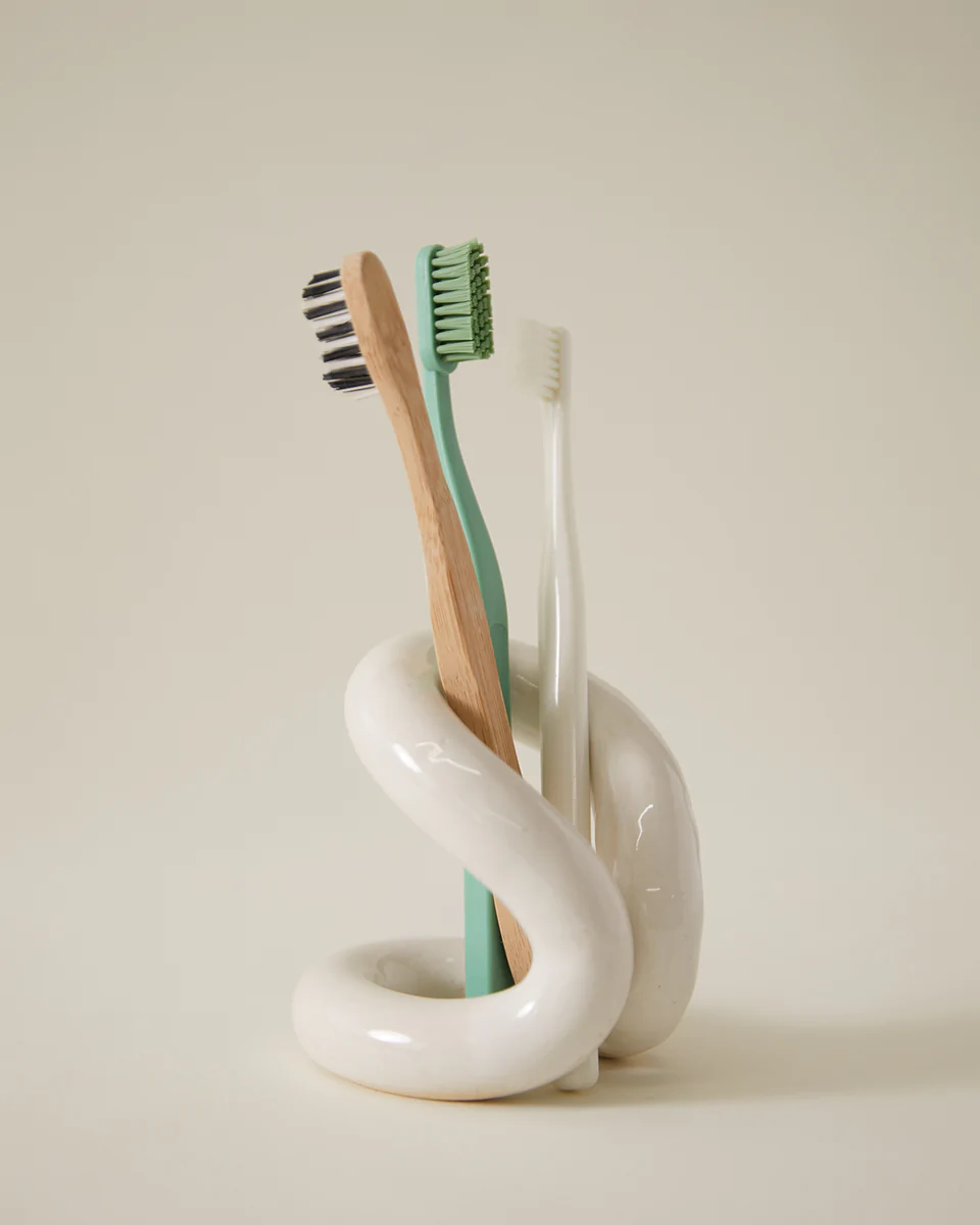 squiggly toothbrush holder