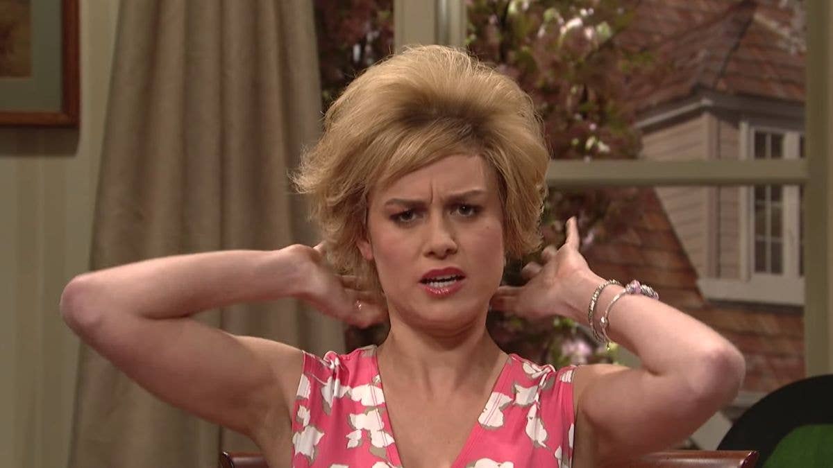 Brie Larson with a mom haircut in an SNL sketch