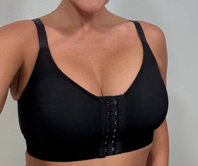 A adjacent up of the bra worn by a reviewer