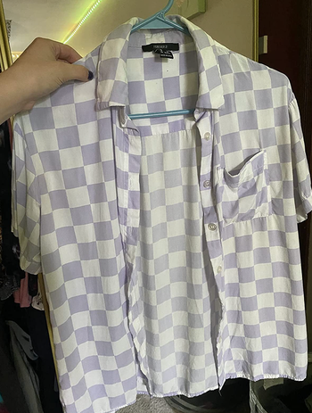 same reviewer's top without any wrinkles after using Downy spray