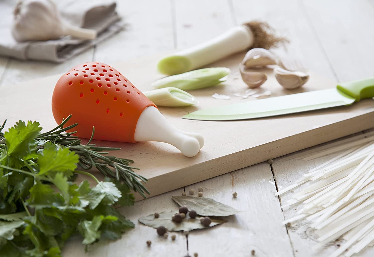 The drumstick-shaped herb infuser 