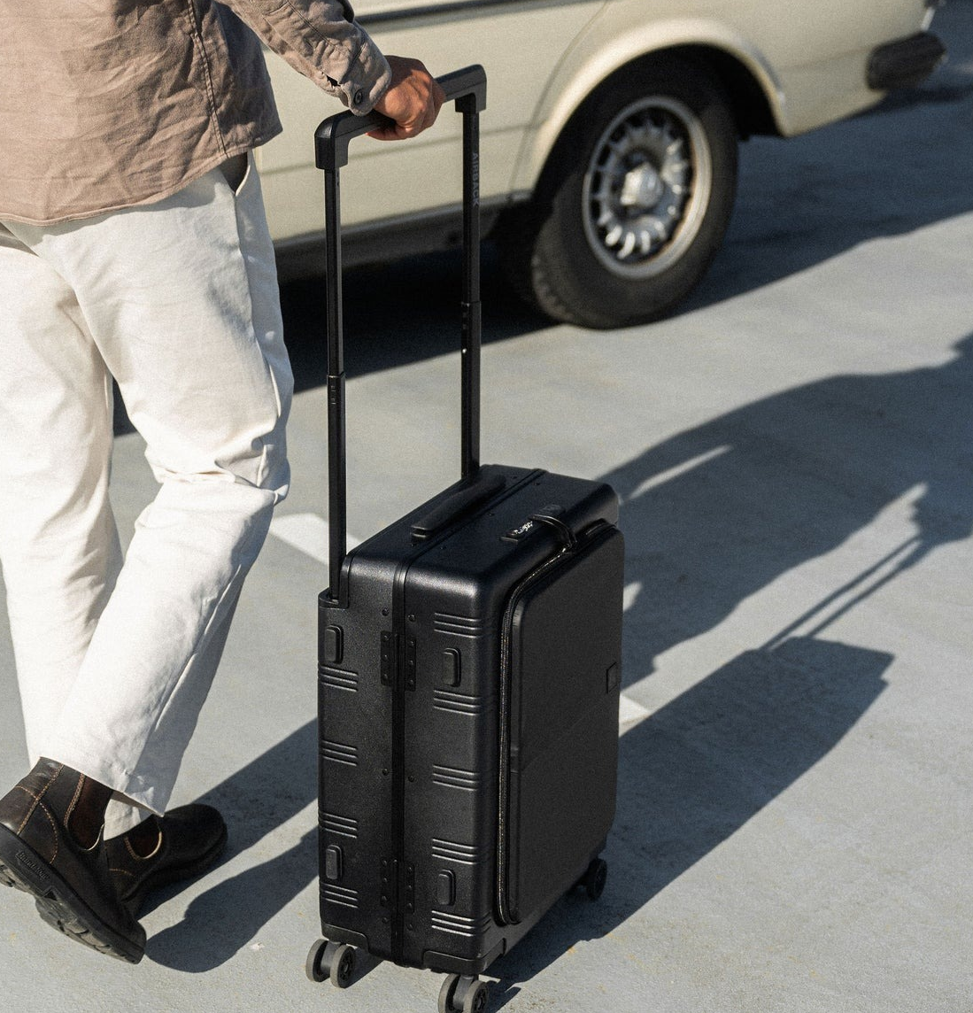 What to Do With Luggage When Traveling Without a Car 