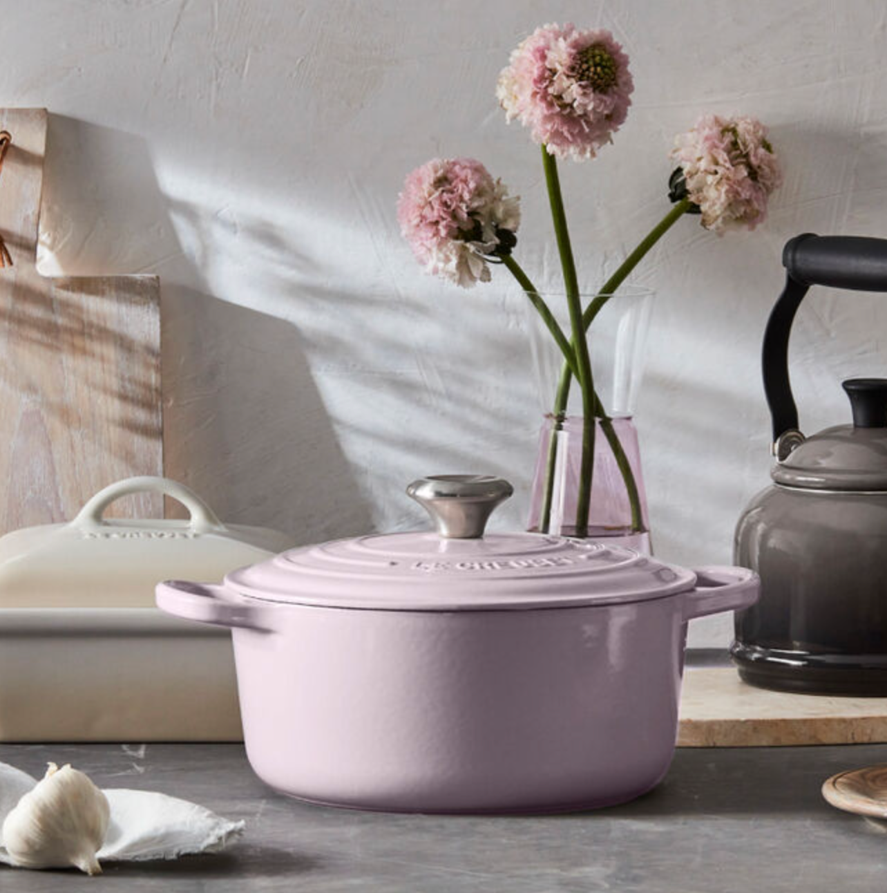 Freaking adorable rice pot showed up. For those who have it, what's the max  capacity you would say fits here? : r/LeCreuset