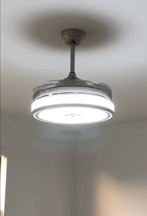 Reviewer video of fan with retractable blades expanding
