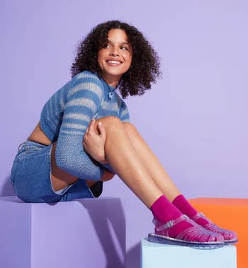 model wearing the jellies with socks