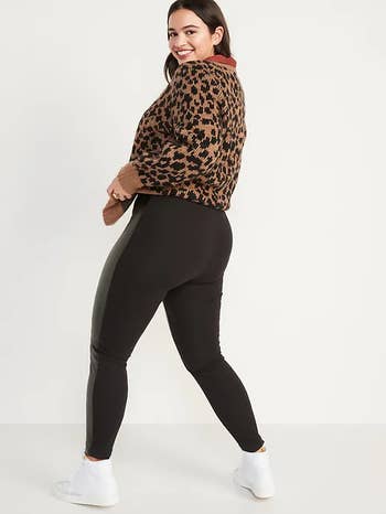 Model showing matte black back of the high waisted legging 