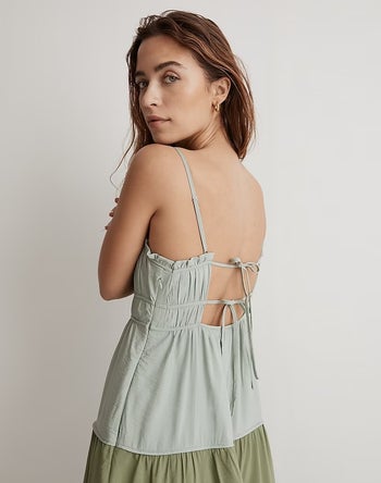 back view of same model showing tie- back detail