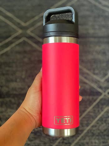 review holding red yeti bottle