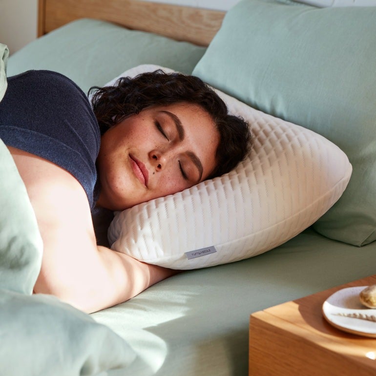 16 Best Firm Pillows Reviewers Love