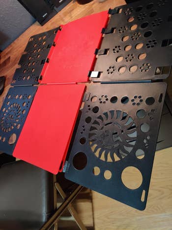 reviewer's black and red folding board