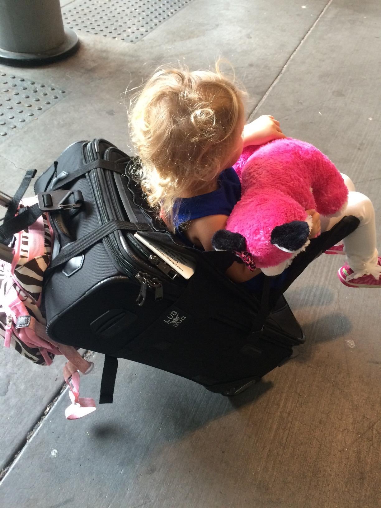 Summer Travel Gear Guide: 12 Items You Need for Travel with Kids