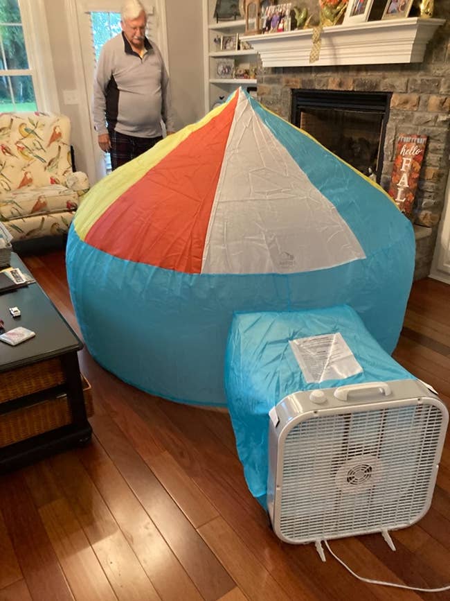 reviewer's Airfort connected to a fan 