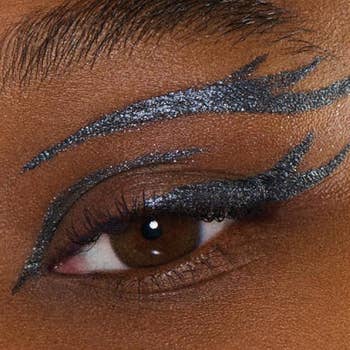 Four oculus constitution styles utilizing achromatic eyeliner, including a bold helping and originative design, with