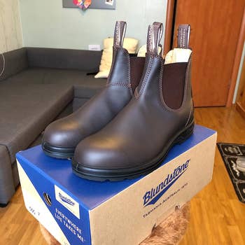 another reviewer's rustic brown boots on top of the box 