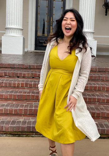 reviewer in the yellow dress