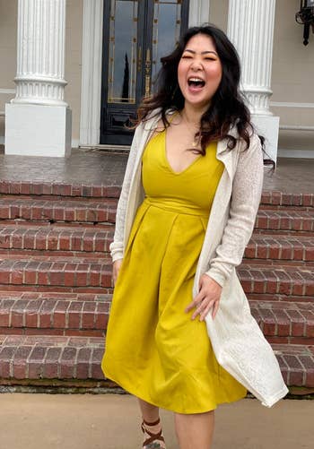 reviewer in the yellow dress