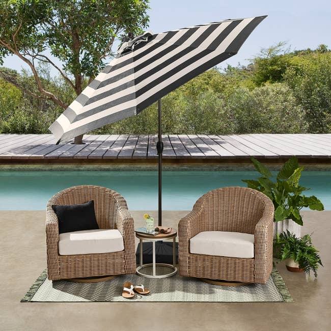broyhill patio umbrella oblong Rectangular LED Base is NOT INCLUDED 10 ft Rectangular Large Offset