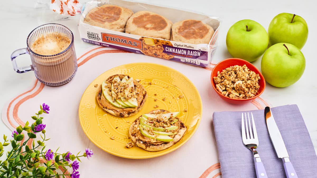 Apple Granola Crunch Muffin