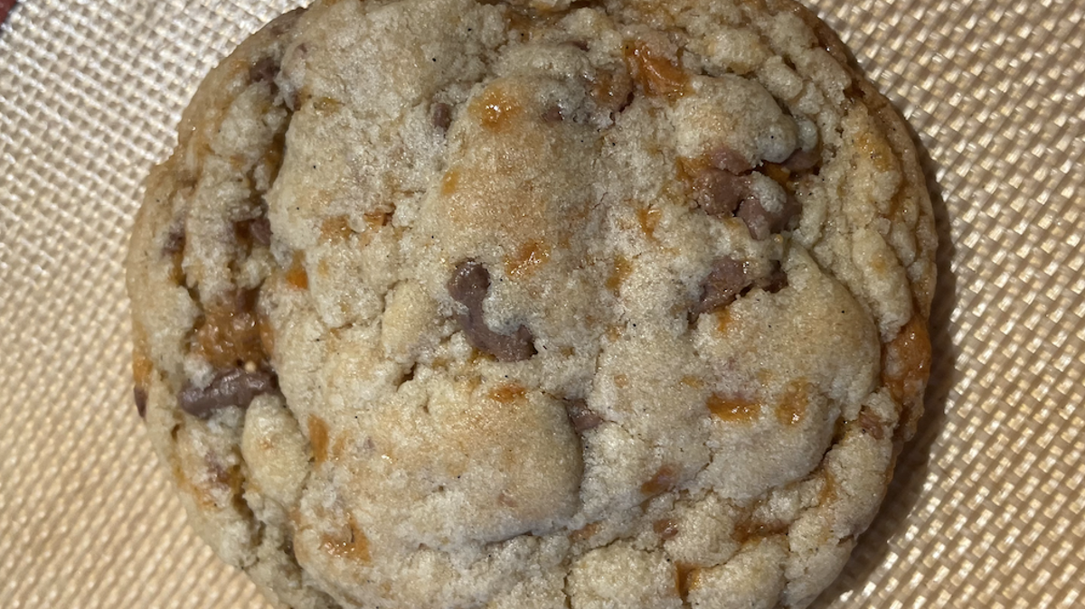 Butterfinger Bits Cookie Recipe by Tasty image