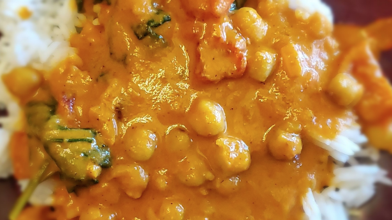Chickpea Spinach Curry Recipe by Tasty image