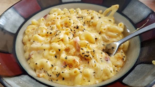 Bacon And Roasted Garlic Mac & Cheese Recipe by Tasty