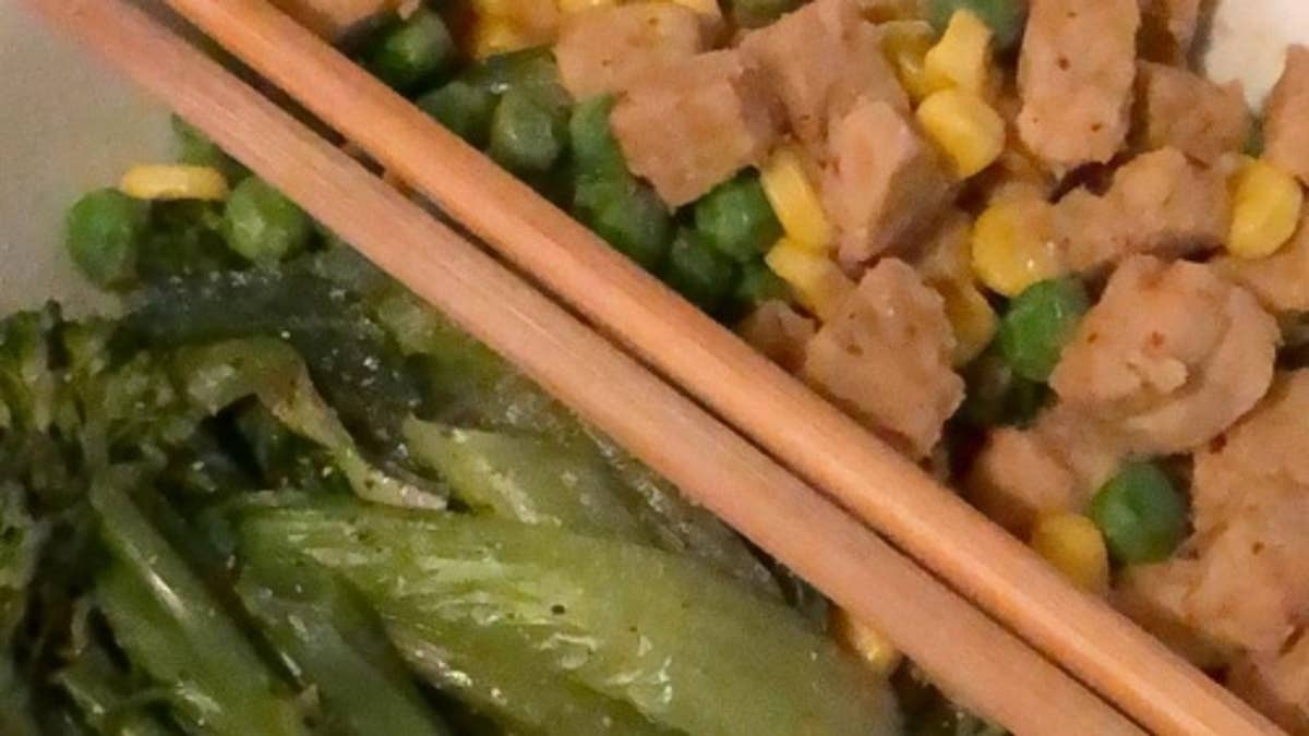Sweet-Chilli Udon Noodles With Tempeh And Asian Greens