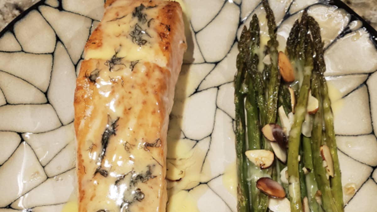 Broiled Salmon With Beurre Blanc And Asparagus Almondine