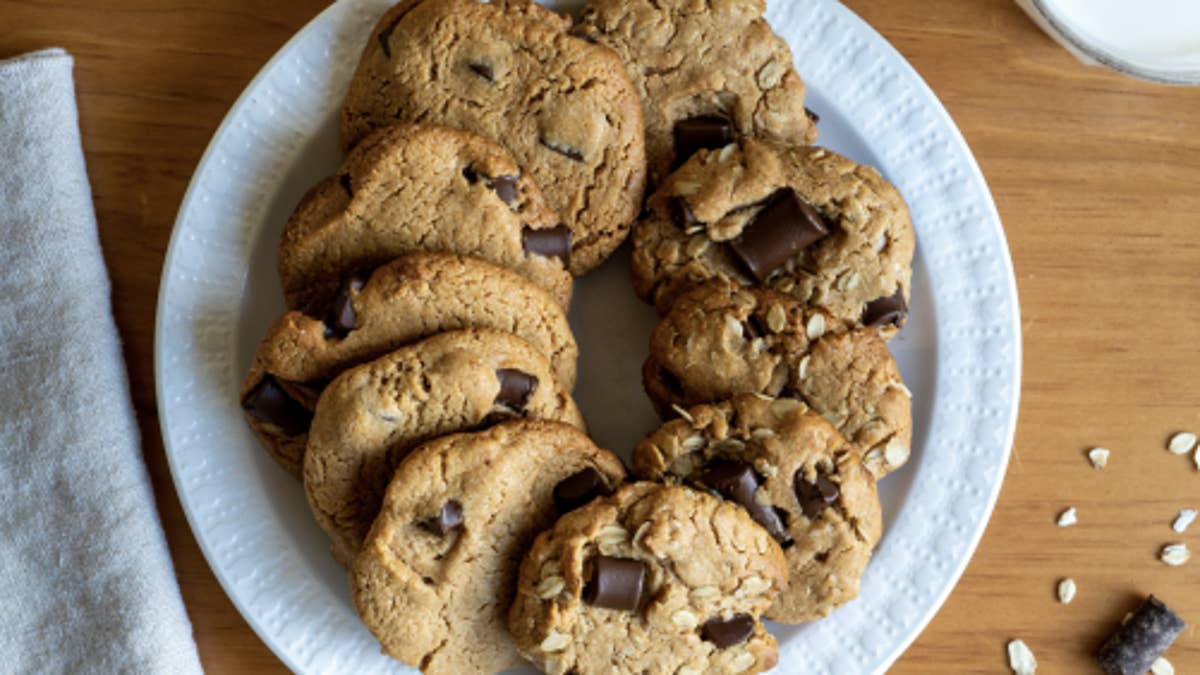 Healthy PB&O Chocolate Chip Cookies