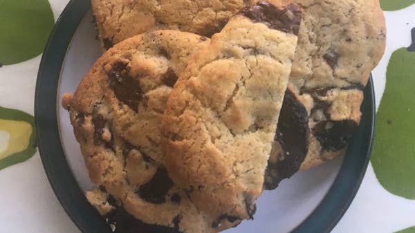 Dark Chocolate And Date Cookies