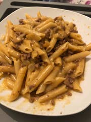 One-Pot Cheeseburger Pasta - Emily Bites