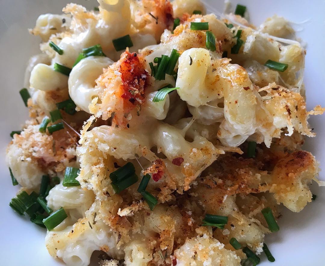 cook fresh lobster meat for mac and cheese