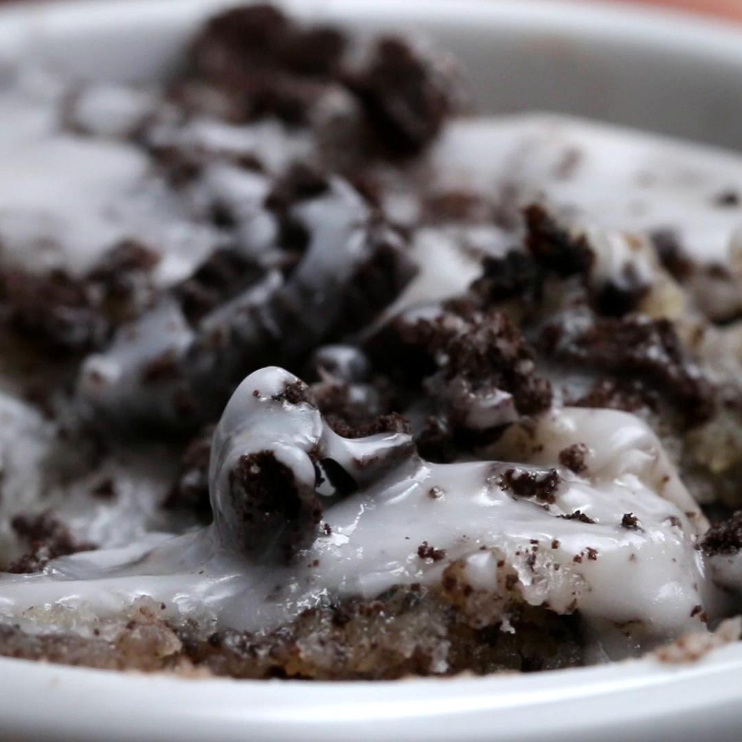 Single-Serve Chocolate Mug Cake (ready in 7 min!) - Fit Foodie Finds