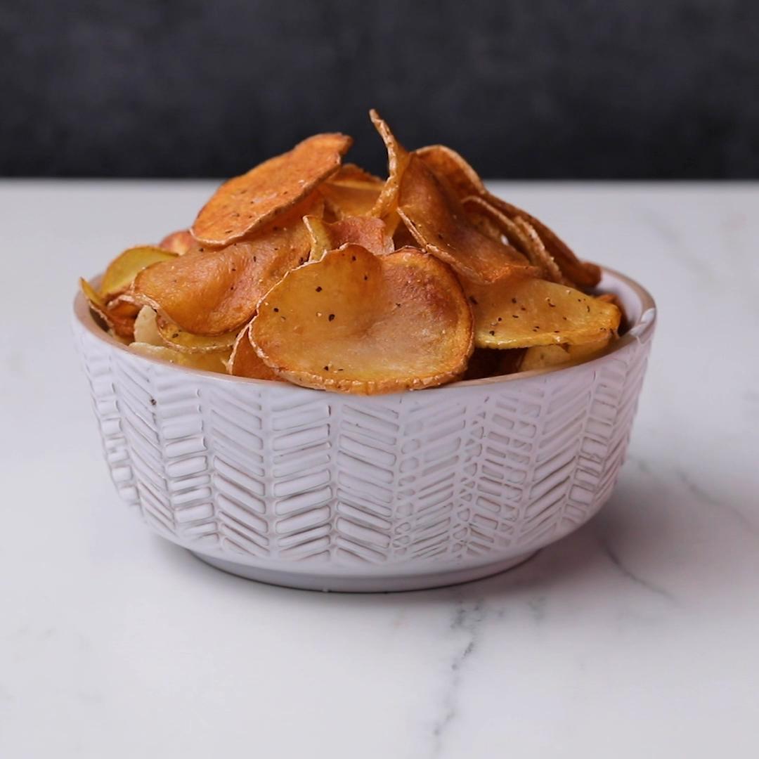 Homemade Potato Chips Recipe by Tasty_image