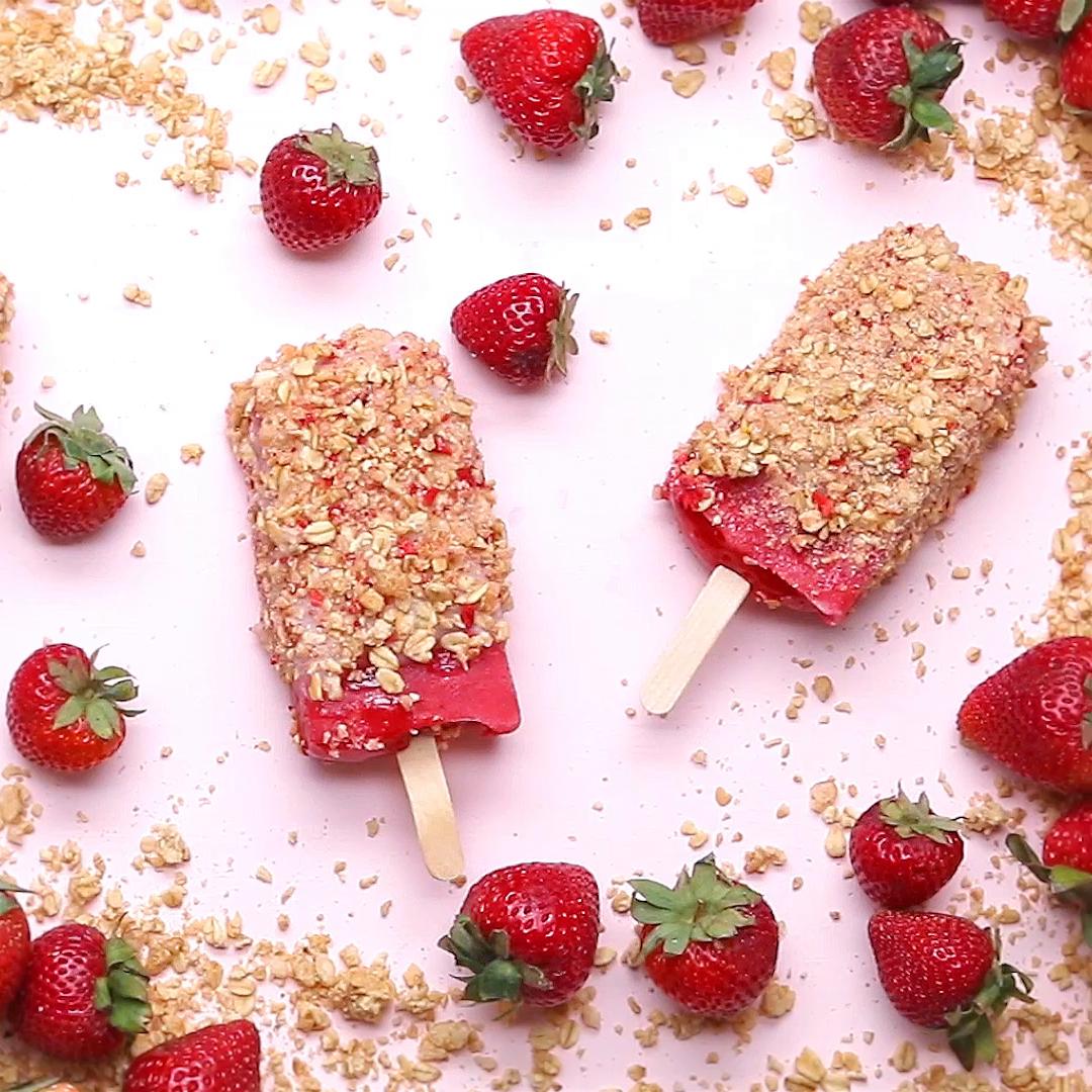 Strawberry Popsicles - A Virtual Vegan