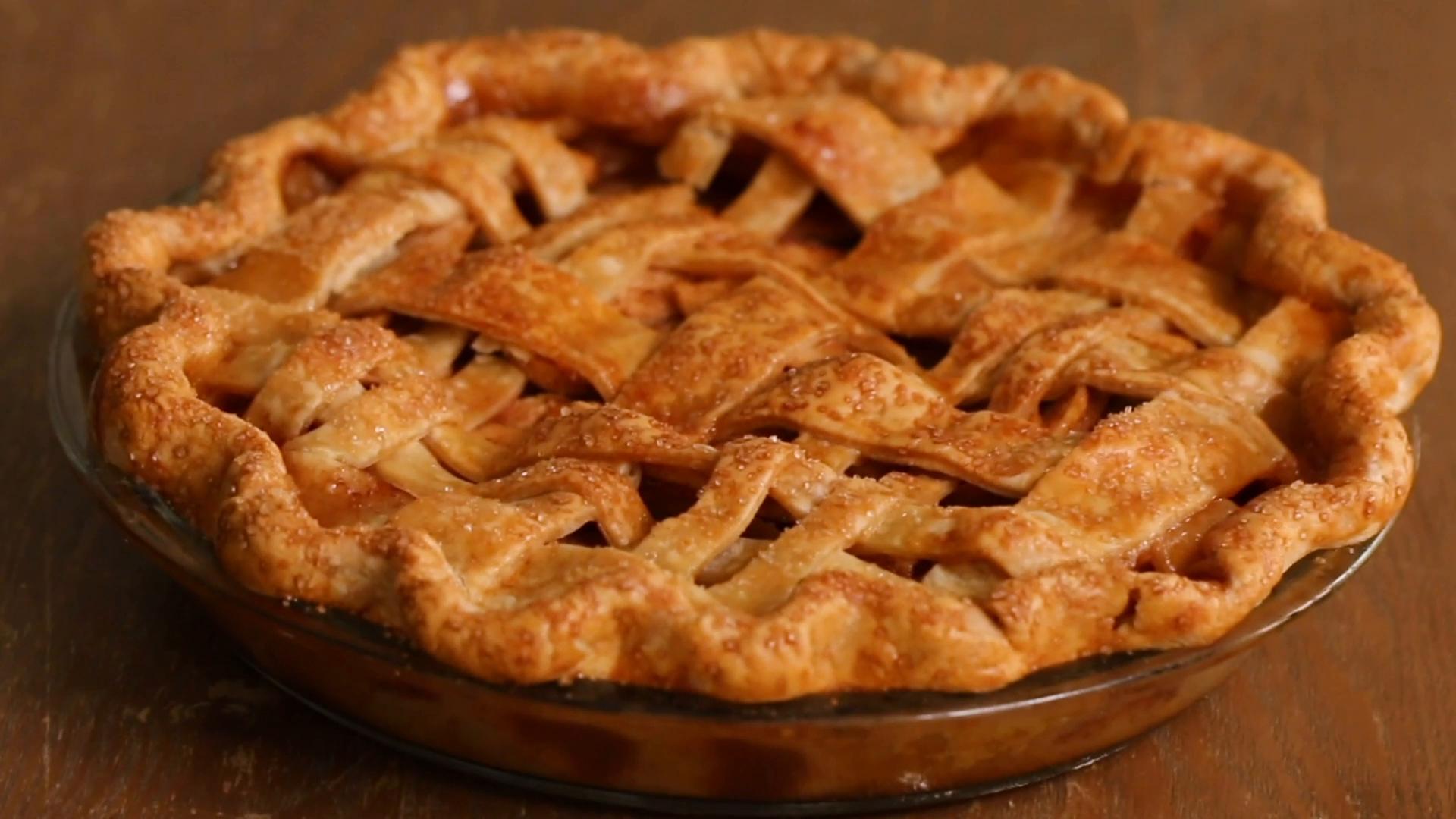 Perfect Vegan Apple Pie - Nora Cooks