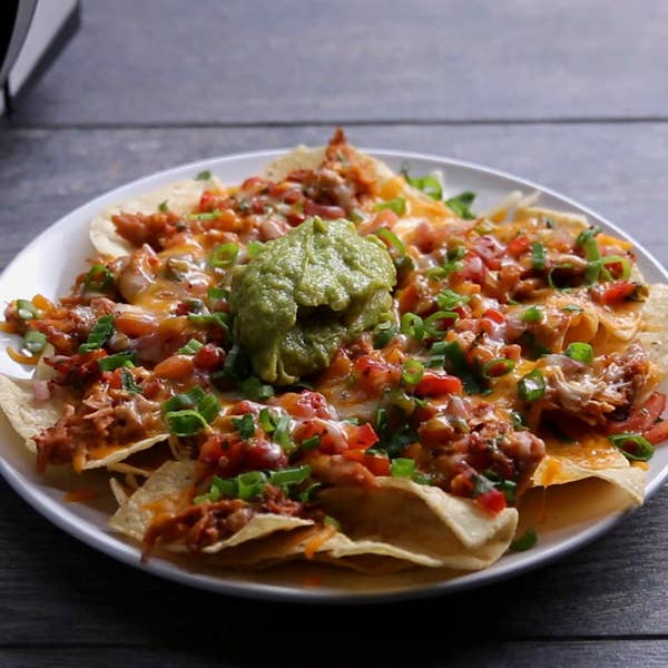 Microwave 4-minute BBQ Chicken Nachos