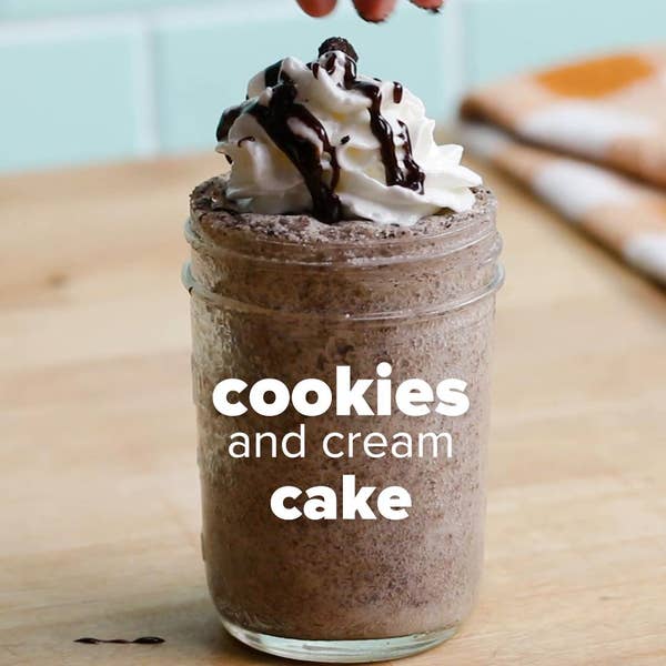 Cookies And Cream Cake In A Jar