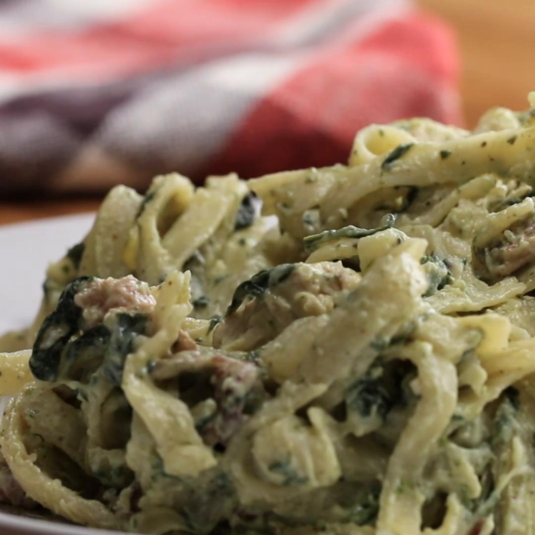 One-Pot Chicken Spinach Bacon Alfredo Recipe by Tasty