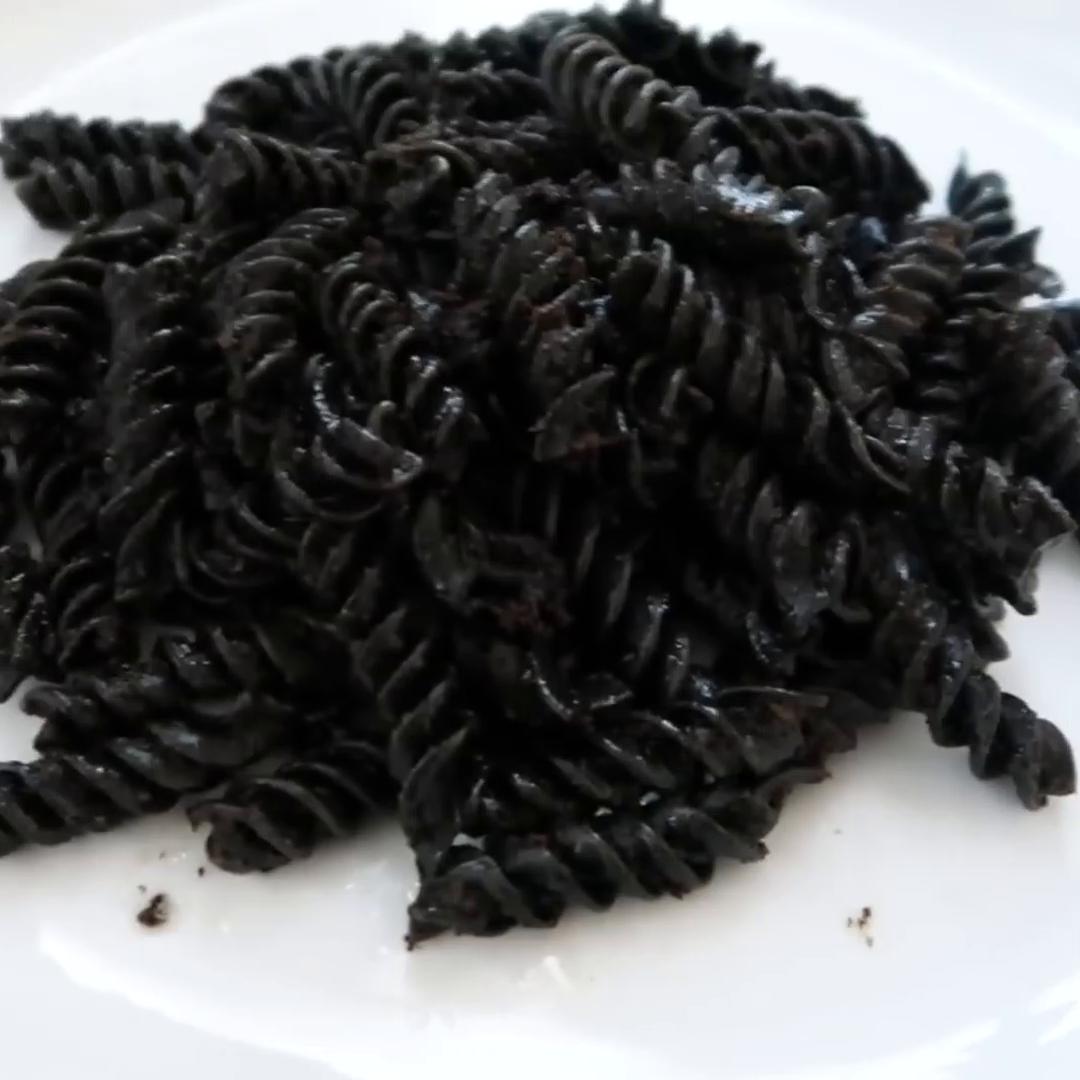 4 Ingredient Squid Ink Pasta Recipe By Maklano