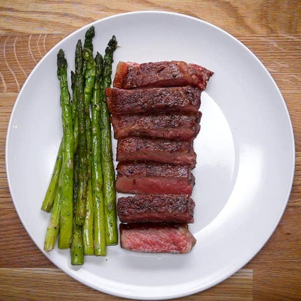 Steak With Asparagus