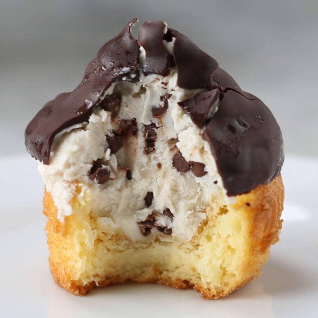 Chocolate Dipped Cannoli Cupcakes Recipe By Tasty