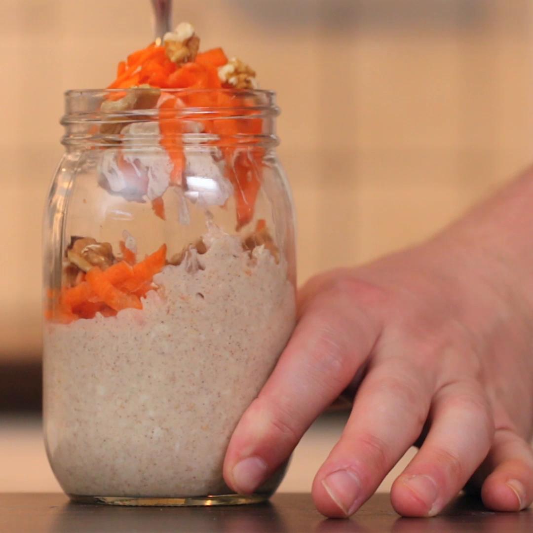 The BEST Carrot Cake Overnight Oats (Easy & Healthy!) - Jar Of Lemons